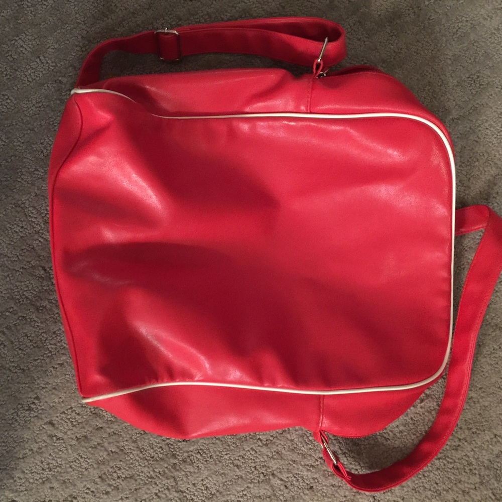 Target Satchel - Picture 5 of 6